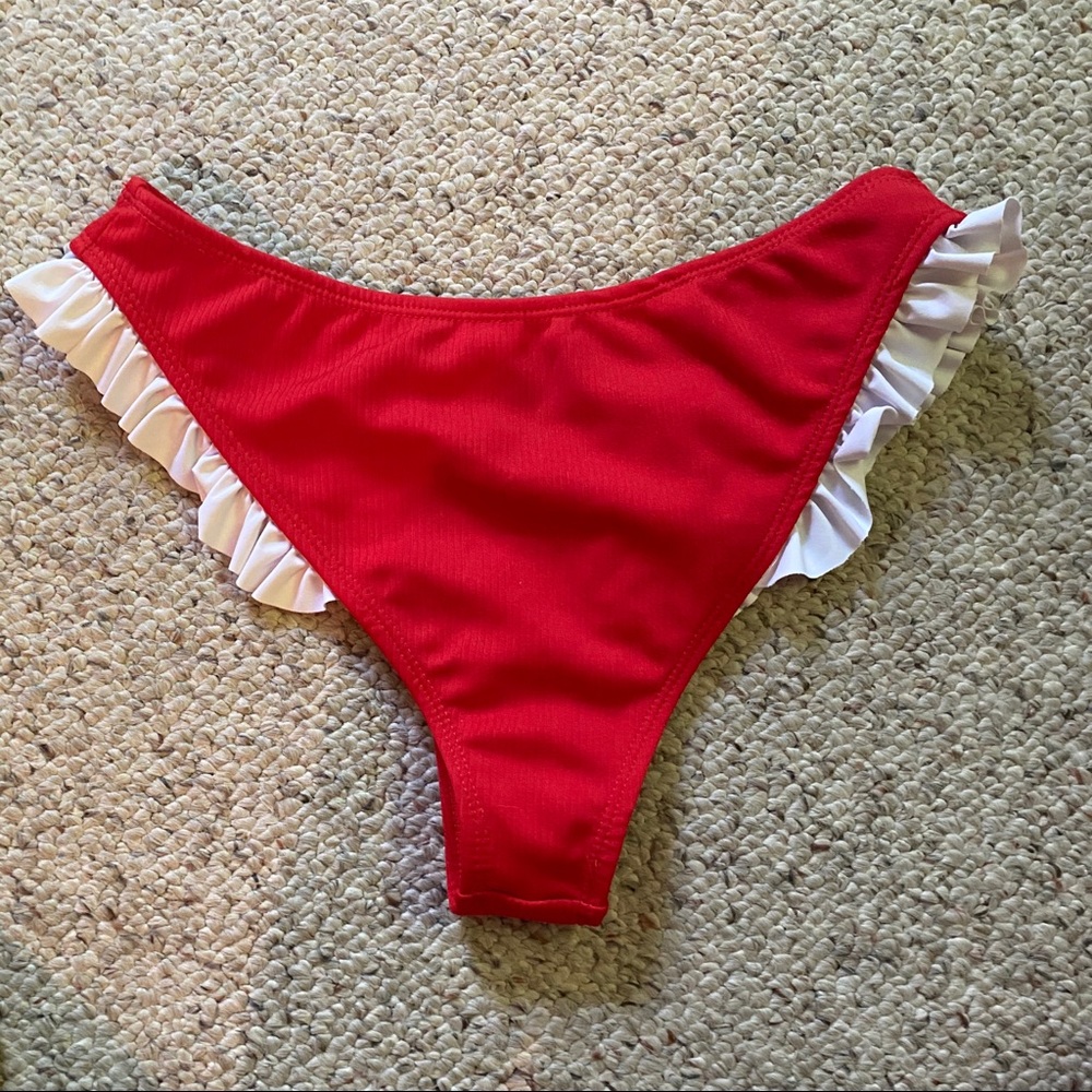 Red bikini set - Picture 4 of 4